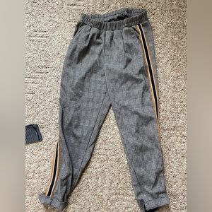 Small jogger like dressier pants